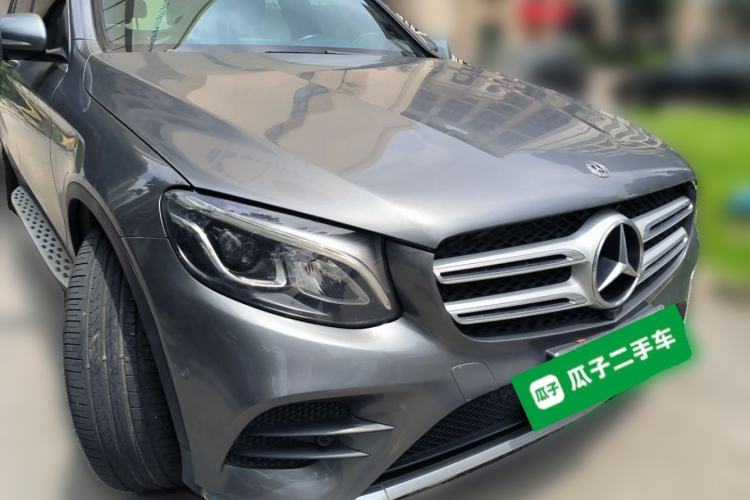 Used Mercedes-Benz GLC 2019 Facelift GLC 260 L 4MATIC Luxury Model Front Right 45 Deg