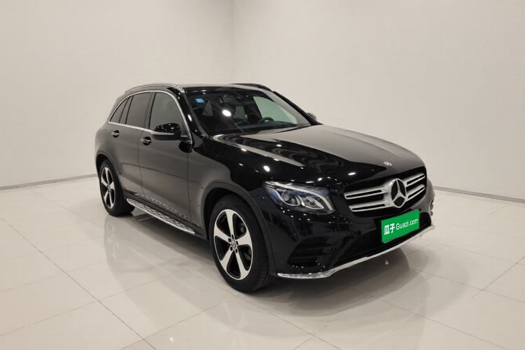 Used Mercedes-Benz GLC 2019 Facelift GLC 260 L 4MATIC Luxury Model Front Right 45 Deg