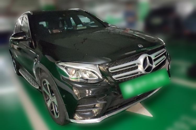 Used Mercedes-Benz GLC 2019 Facelift GLC 260 L 4MATIC Luxury Model Front Right 45 Deg