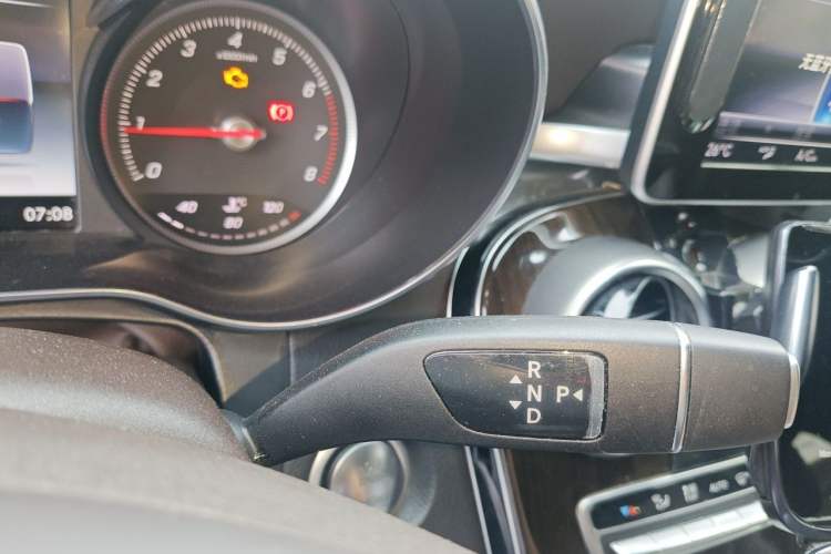 Used Mercedes-Benz GLC 2019 GLC 260 L 4MATIC Luxury Model Gear Lever