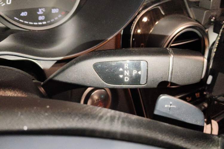Used Mercedes-Benz GLC 2019 GLC 260 L 4MATIC Luxury Model Gear Lever