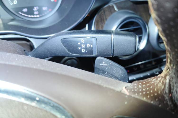 Used Mercedes-Benz GLC 2019 GLC 260 L 4MATIC Dynamic Model Gear Lever