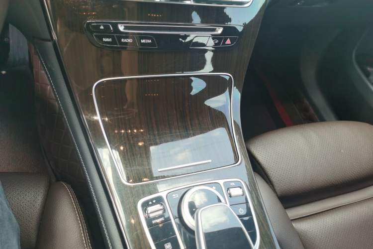 Used Mercedes-Benz GLC 2019 Facelift GLC 260 L 4MATIC Luxury Model Gear Lever