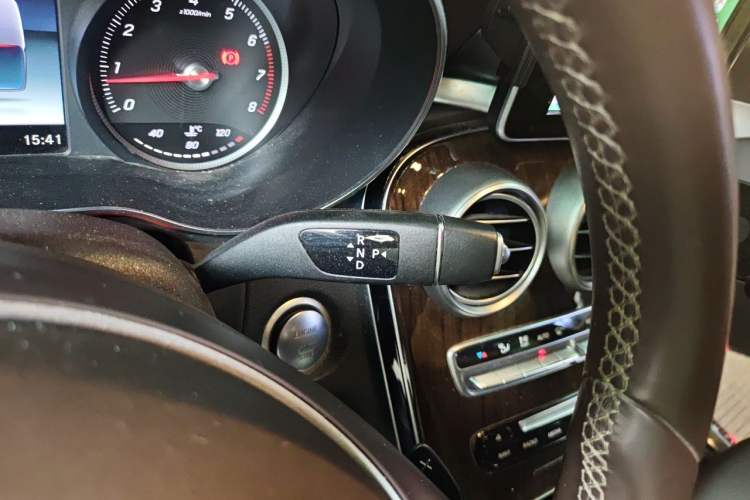 Used Mercedes-Benz GLC 2019 GLC 260 L 4MATIC Dynamic Model Gear Lever