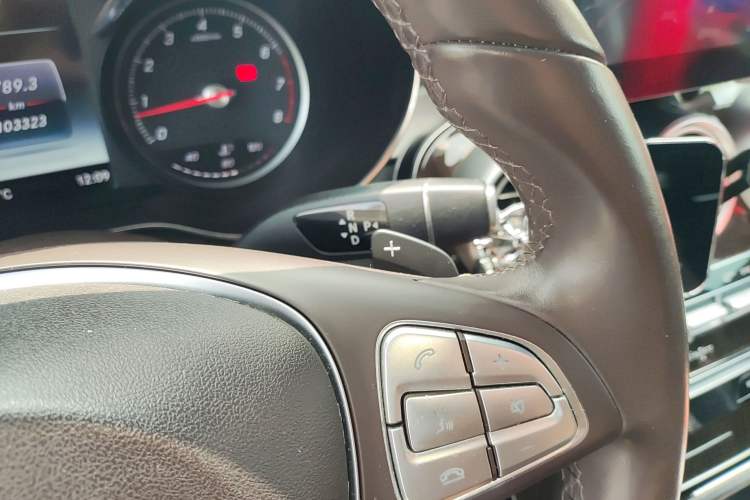 Used Mercedes-Benz GLC 2019 GLC 260 L 4MATIC Dynamic Model Gear Lever