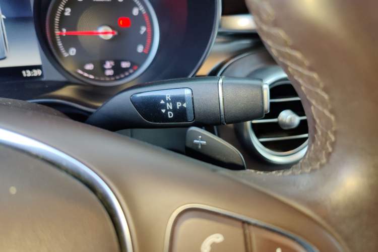 Used Mercedes-Benz GLC 2019 GLC 300 L 4MATIC Dynamic Model Gear Lever