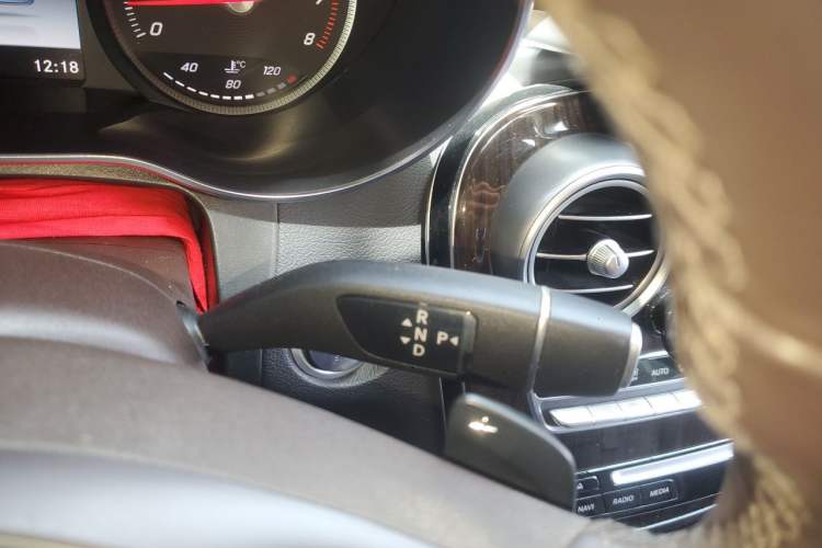 Used Mercedes-Benz GLC 2019 GLC 260 L 4MATIC Luxury Model Gear Lever