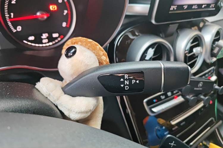 Used Mercedes-Benz GLC 2019 Facelift GLC 260 L 4MATIC Luxury Model Gear Lever