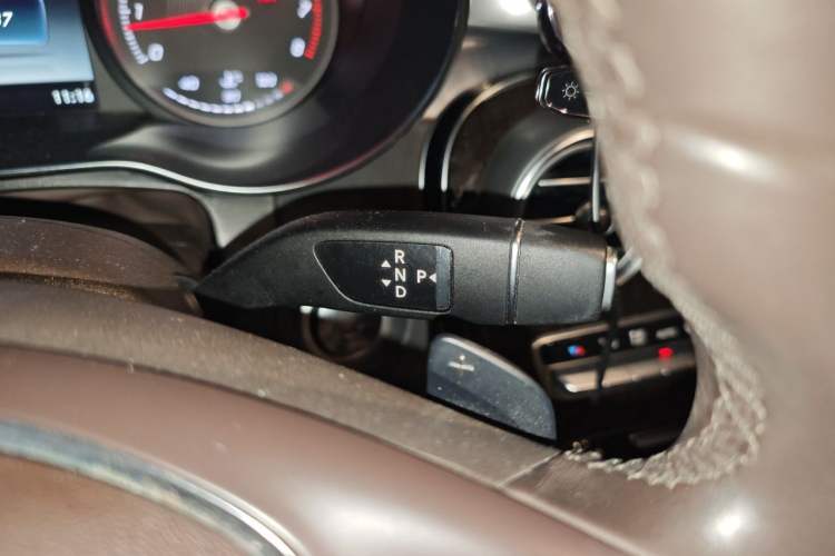 Used Mercedes-Benz GLC 2019 Facelift GLC 260 L 4MATIC Luxury Model Gear Lever