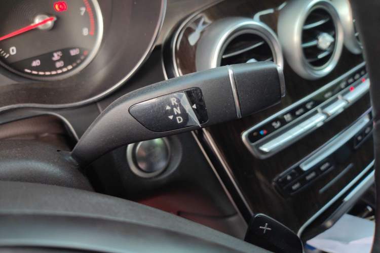 Used Mercedes-Benz GLC 2019 GLC 260 4MATIC Luxury Model Gear Lever