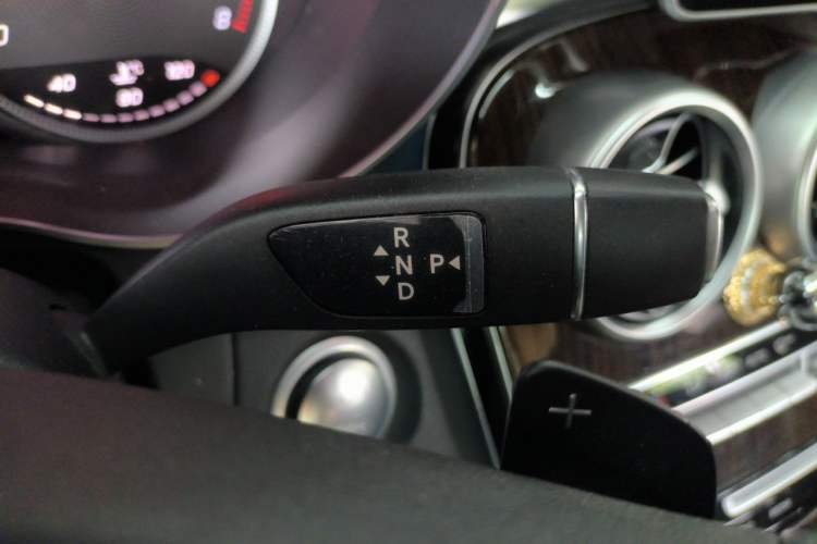 Used Mercedes-Benz GLC 2019 GLC 260 L 4MATIC Dynamic Model Gear Lever