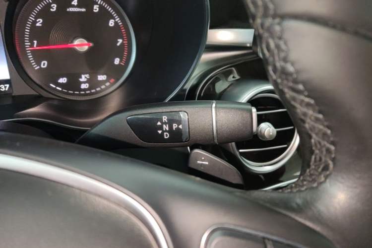 Used Mercedes-Benz GLC 2019 GLC 260 L 4MATIC Dynamic Model Gear Lever