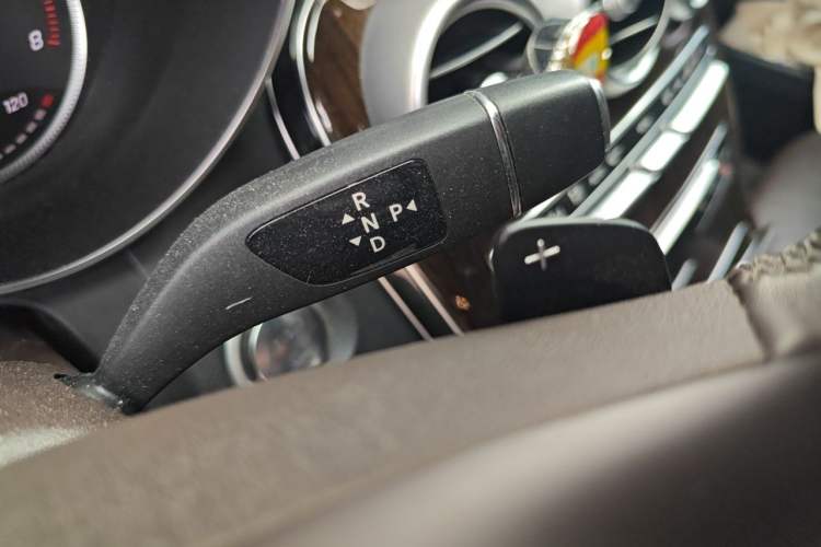 Used Mercedes-Benz GLC 2019 Facelift GLC 260 L 4MATIC Luxury Model Gear Lever