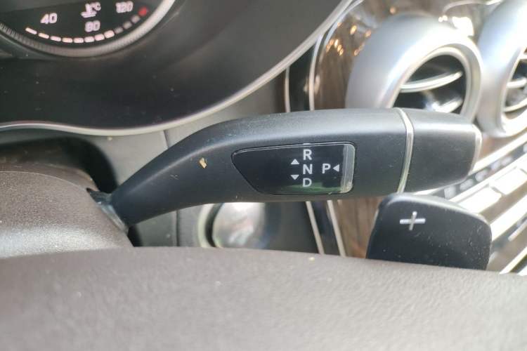 Used Mercedes-Benz GLC 2019 GLC 260 L 4MATIC Dynamic Model Gear Lever