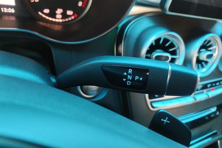 Used Mercedes-Benz GLC 2019 GLC 300 L 4MATIC Dynamic Model Gear Lever