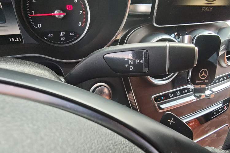 Used Mercedes-Benz GLC 2019 Facelift GLC 300 L 4MATIC Luxury Model Gear Lever