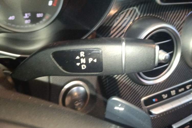 Used Mercedes-Benz GLC 2019 GLC 260 L 4MATIC Dynamic Model Gear Lever