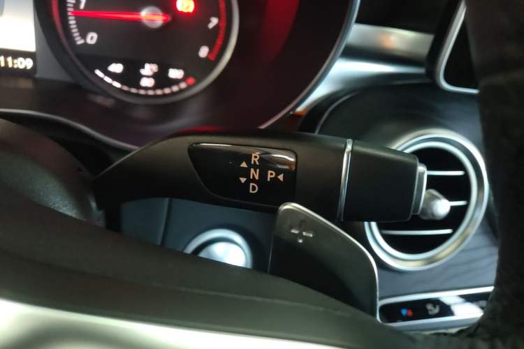 Used Mercedes-Benz GLC 2019 Facelift GLC 260 L 4MATIC Luxury Model Gear Lever