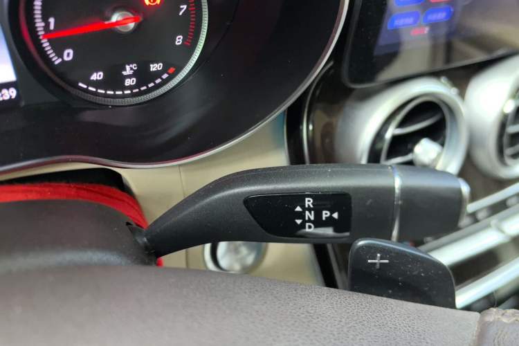 Used Mercedes-Benz GLC 2019 Facelift GLC 260 L 4MATIC Luxury Model Gear Lever