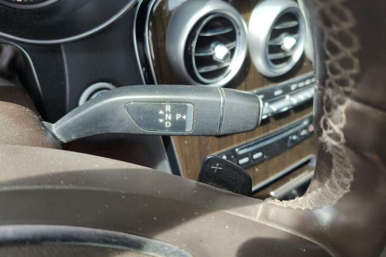 Used Mercedes-Benz GLC 2019 GLC 260 L 4MATIC Dynamic Model Gear Lever
