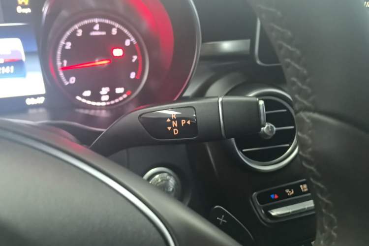 Used Mercedes-Benz GLC 2019 Facelift GLC 260 L 4MATIC Luxury Model Gear Lever