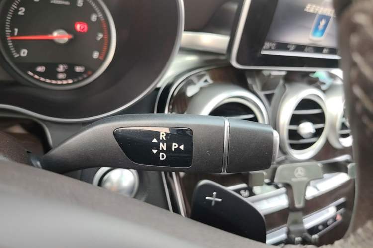 Used Mercedes-Benz GLC 2019 Facelift GLC 260 L 4MATIC Luxury Model Gear Lever