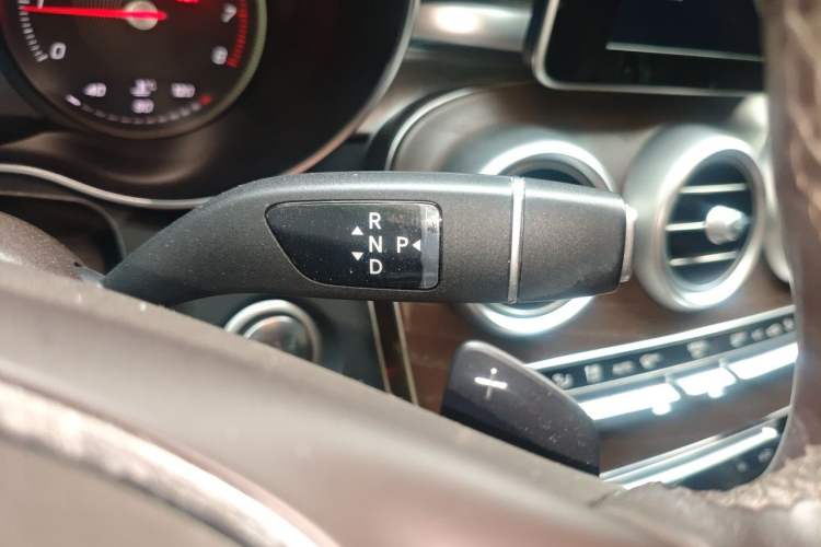 Used Mercedes-Benz GLC 2019 Refreshed GLC 300 L 4MATIC Dynamic Edition Gear Lever