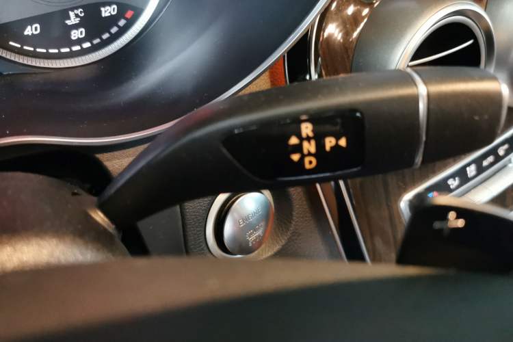 Used Mercedes-Benz GLC 2019 Facelift GLC 260 L 4MATIC Luxury Model Gear Lever