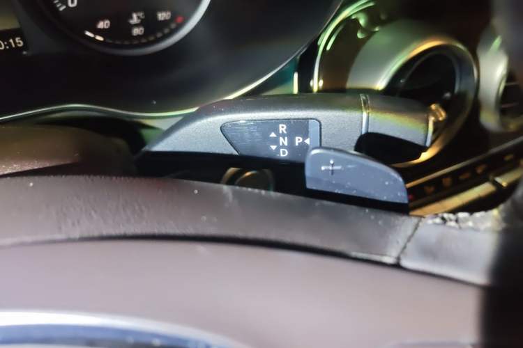 Used Mercedes-Benz GLC 2019 GLC 260 L 4MATIC Dynamic Model Gear Lever