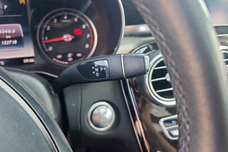 Used Mercedes-Benz GLC 2019 Facelift GLC 260 L 4MATIC Luxury Model Gear Lever