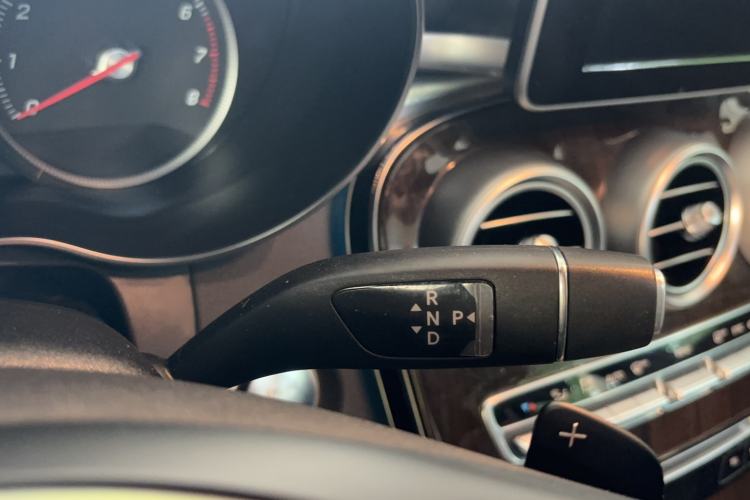 Used Mercedes-Benz GLC 2019 GLC 260 L 4MATIC Dynamic Model Gear Lever
