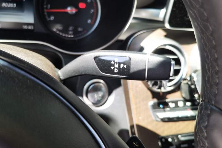 Used Mercedes-Benz GLC 2019 GLC 300 L 4MATIC Dynamic Model Gear Lever