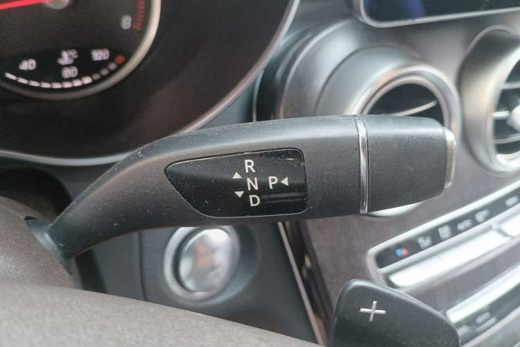 Used Mercedes-Benz GLC 2019 GLC 260 L 4MATIC Dynamic Model Gear Lever