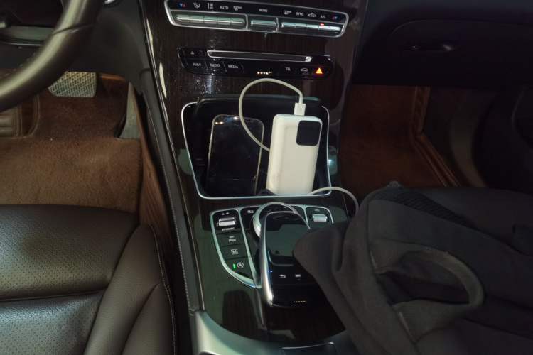 Used Mercedes-Benz GLC 2019 GLC 260 L 4MATIC Dynamic Model Gear Lever