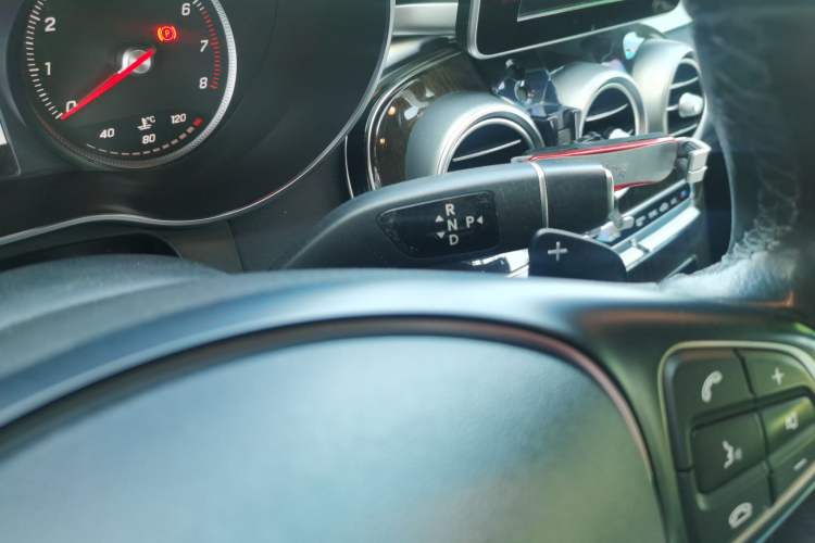 Used Mercedes-Benz GLC 2019 GLC 260 L 4MATIC Dynamic Model Gear Lever
