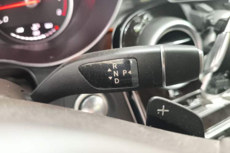 Used Mercedes-Benz GLC 2019 Facelift GLC 260 L 4MATIC Luxury Model Gear Lever