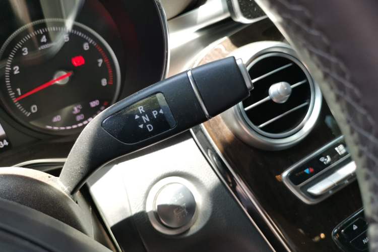 Used Mercedes-Benz GLC 2019 Facelift GLC 260 L 4MATIC Luxury Model Gear Lever