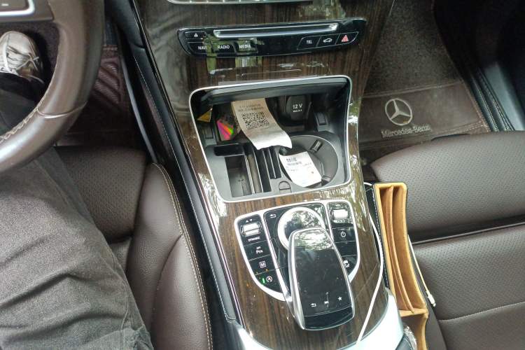 Used Mercedes-Benz GLC 2019 GLC 260 L 4MATIC Dynamic Model Gear Lever