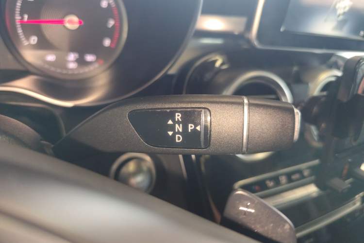 Used Mercedes-Benz GLC 2019 Facelift GLC 260 L 4MATIC Luxury Model Gear Lever