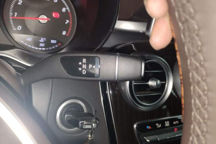 Used Mercedes-Benz GLC 2019 Facelift GLC 260 L 4MATIC Luxury Model Gear Lever