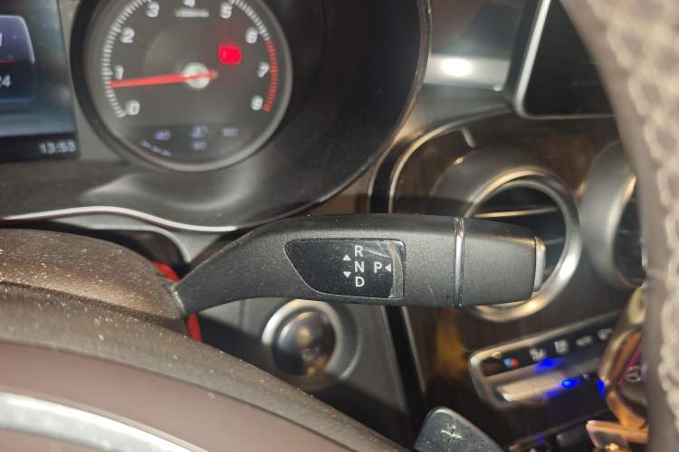 Used Mercedes-Benz GLC 2019 GLC 260 L 4MATIC Dynamic Model Gear Lever
