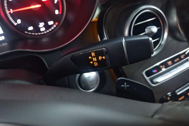 Used Mercedes-Benz GLC 2019 Refreshed GLC 300 L 4MATIC Dynamic Edition Gear Lever
