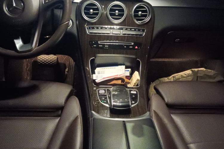 Used Mercedes-Benz GLC 2019 GLC 260 4MATIC Luxury Model Gear Lever