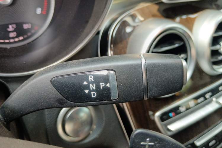 Used Mercedes-Benz GLC 2019 Facelift GLC 260 L 4MATIC Luxury Model Gear Lever