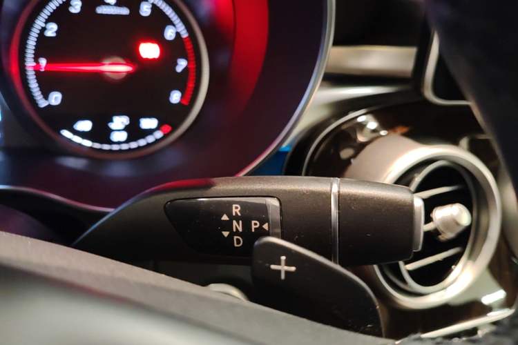 Used Mercedes-Benz GLC 2019 Facelift GLC 260 L 4MATIC Luxury Model Gear Lever