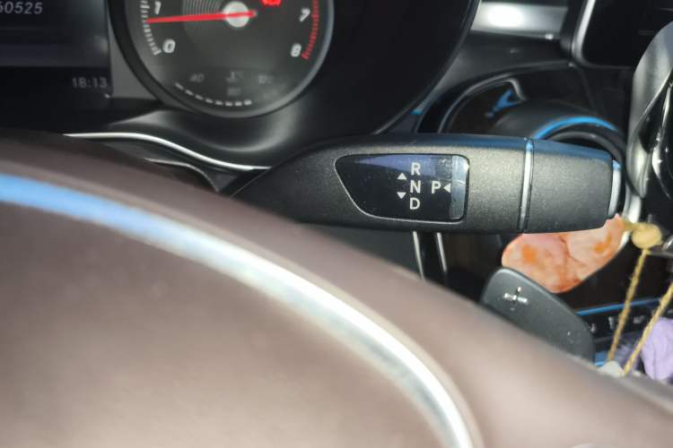 Used Mercedes-Benz GLC 2019 Facelift GLC 260 L 4MATIC Luxury Model Gear Lever