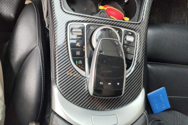 Used Mercedes-Benz GLC 2019 GLC 260 4MATIC Dynamic Edition Gear Lever