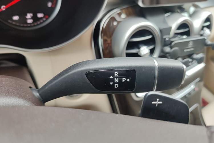 Used Mercedes-Benz GLC 2019 Facelift GLC 260 L 4MATIC Luxury Model Gear Lever