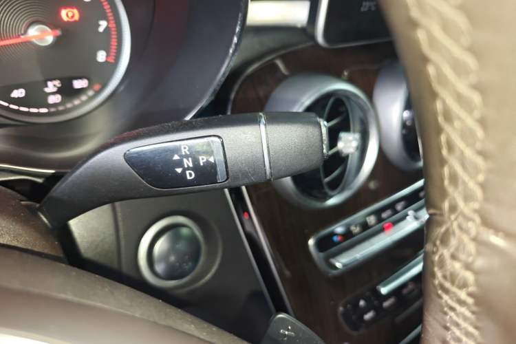 Used Mercedes-Benz GLC 2019 GLC 260 4MATIC Luxury Model Gear Lever