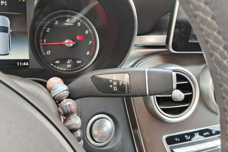 Used Mercedes-Benz GLC 2019 Refreshed GLC 300 L 4MATIC Dynamic Edition Gear Lever